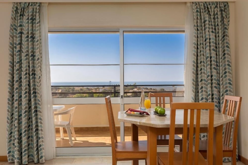 Interpass VAU Hotel & Apartaments — Hotel rooms in Portimão, Faro