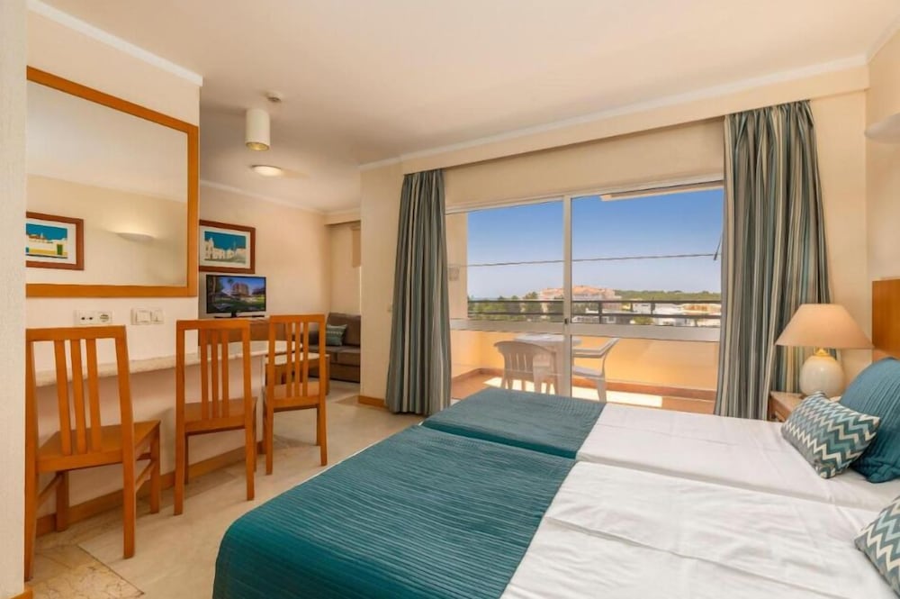 Interpass VAU Hotel & Apartaments — Hotel rooms in Portimão, Faro