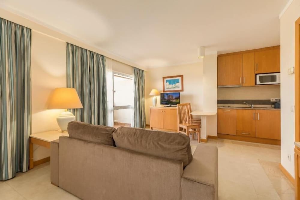 Interpass VAU Hotel & Apartaments — Hotel rooms in Portimão, Faro