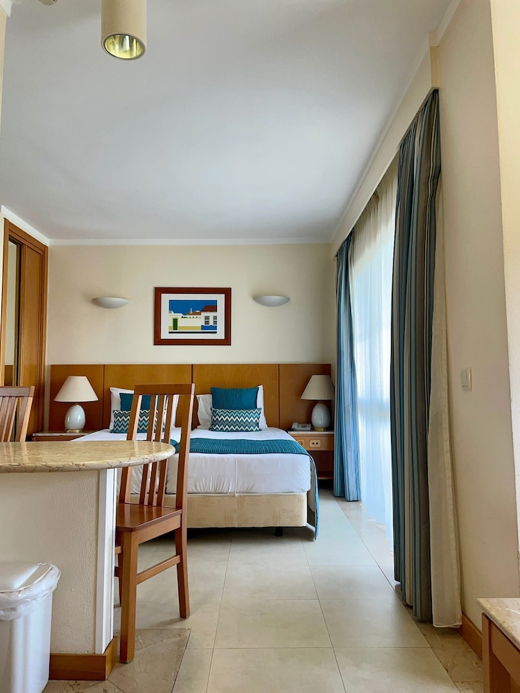 Interpass VAU Hotel & Apartaments — Hotel rooms in Portimão, Faro
