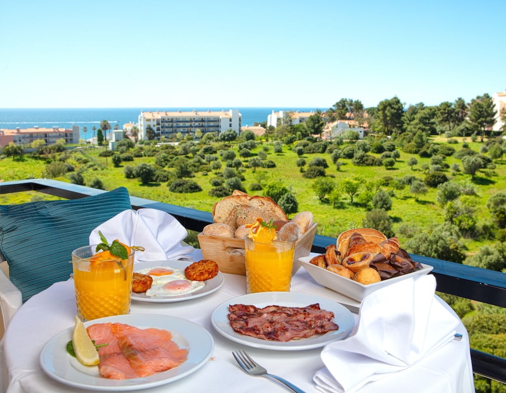 Interpass VAU Hotel & Apartaments — Restaurant & bars in Portimão, Faro