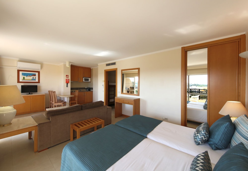 Interpass VAU Hotel & Apartaments — Hotel rooms in Portimão, Faro