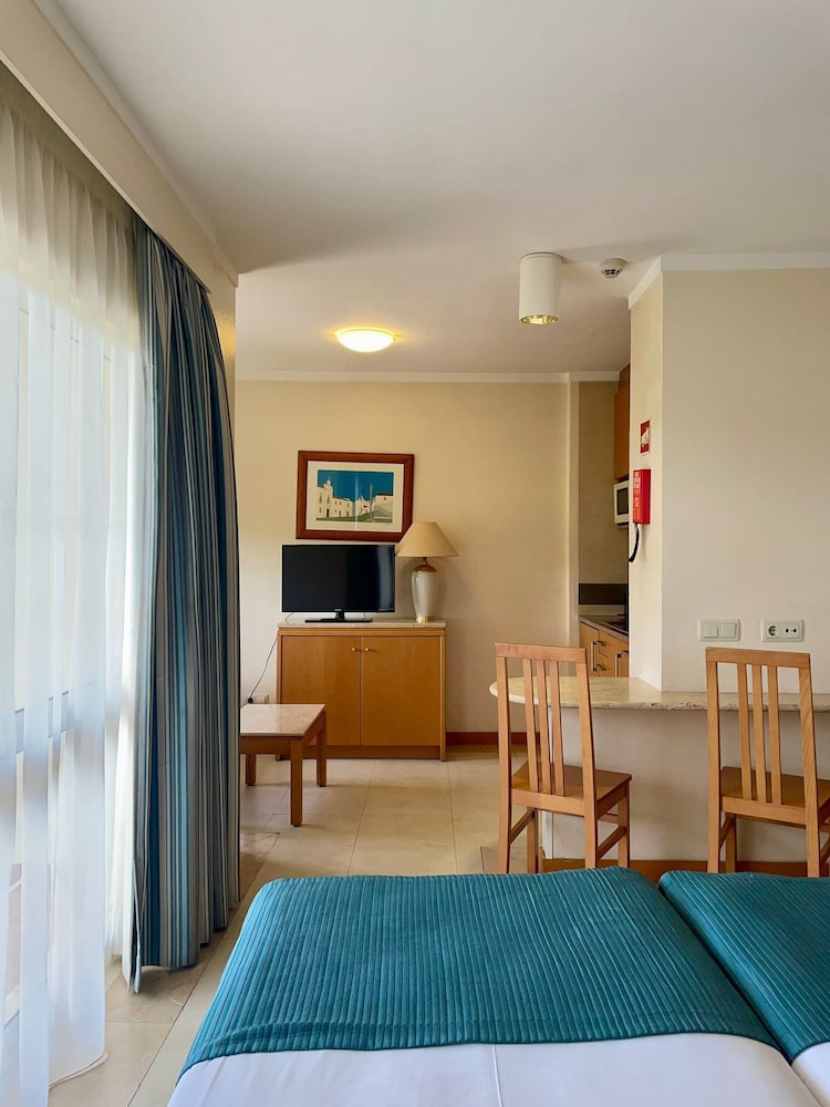 Interpass VAU Hotel & Apartaments — Hotel rooms in Portimão, Faro