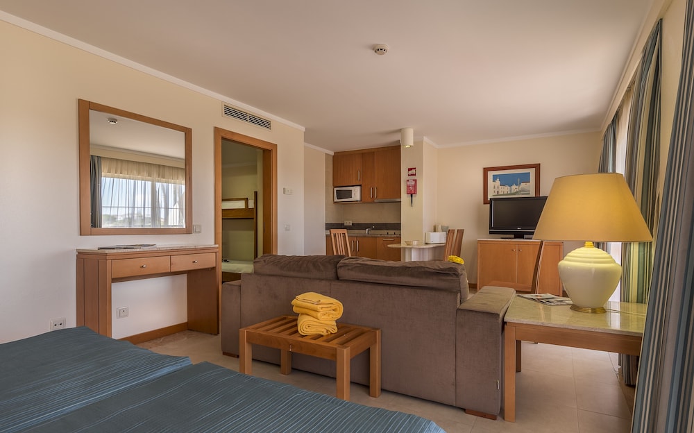 Interpass VAU Hotel & Apartaments — Hotel rooms in Portimão, Faro
