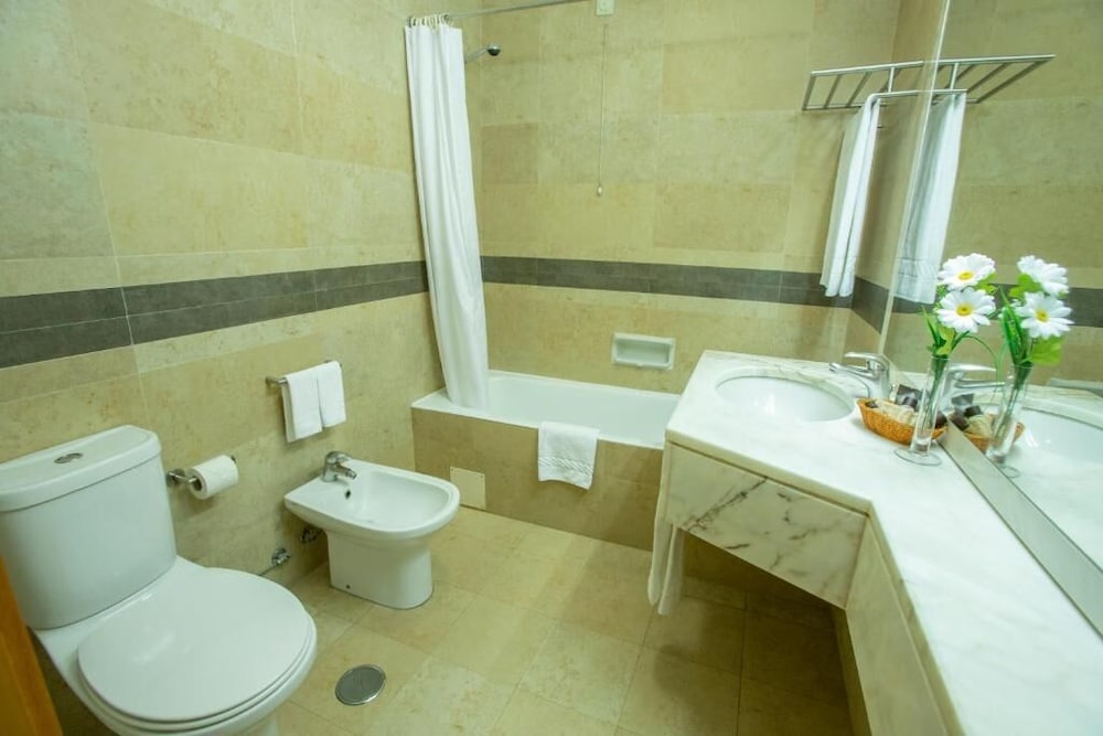 Interpass VAU Hotel & Apartaments — Hotel rooms in Portimão, Faro
