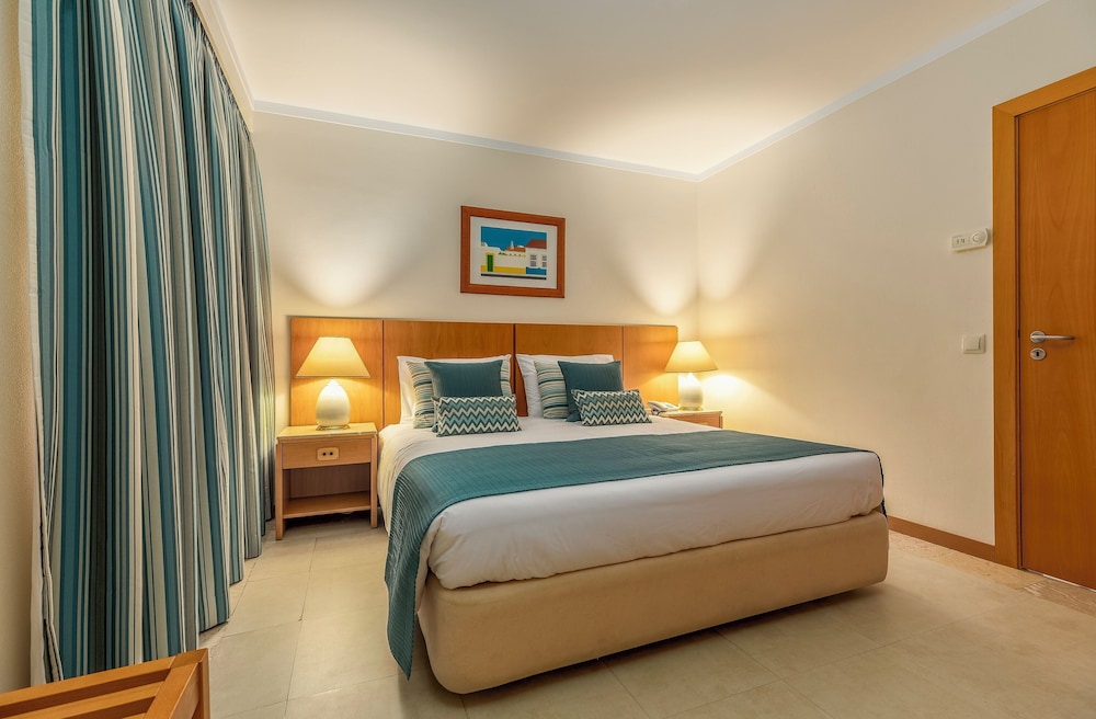 Interpass VAU Hotel & Apartaments — Hotel rooms in Portimão, Faro