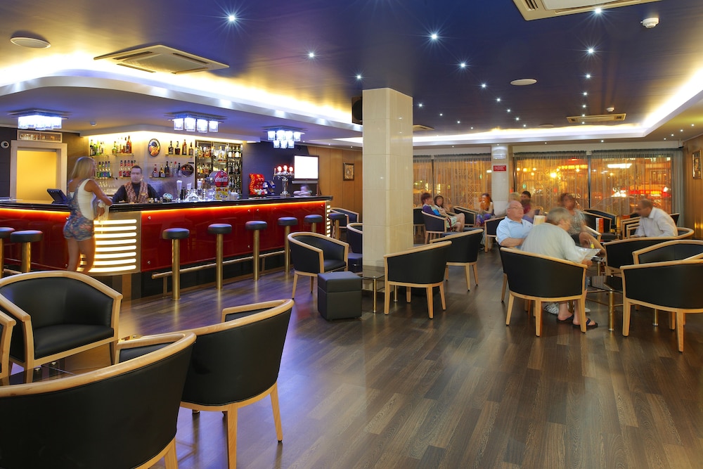 Hotel Apartamento Brisa Sol — Restaurant & bars in Albufeira, Faro