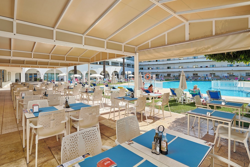 Hotel Apartamento Brisa Sol — Beach in Albufeira, Faro