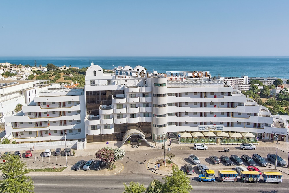 Hotel Apartamento Brisa Sol — Hotel building in Albufeira, Faro