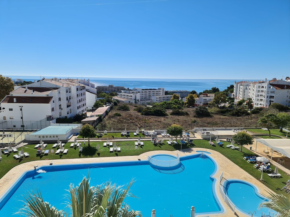 Hotel Apartamento Brisa Sol — Beach in Albufeira, Faro