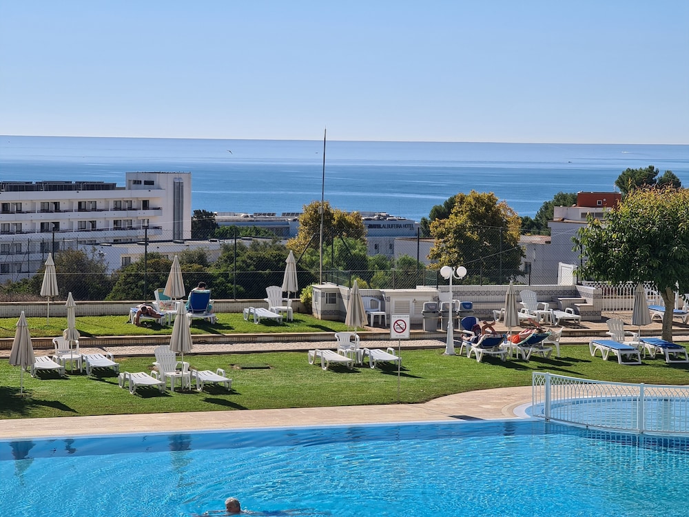 Hotel Apartamento Brisa Sol — Beach in Albufeira, Faro