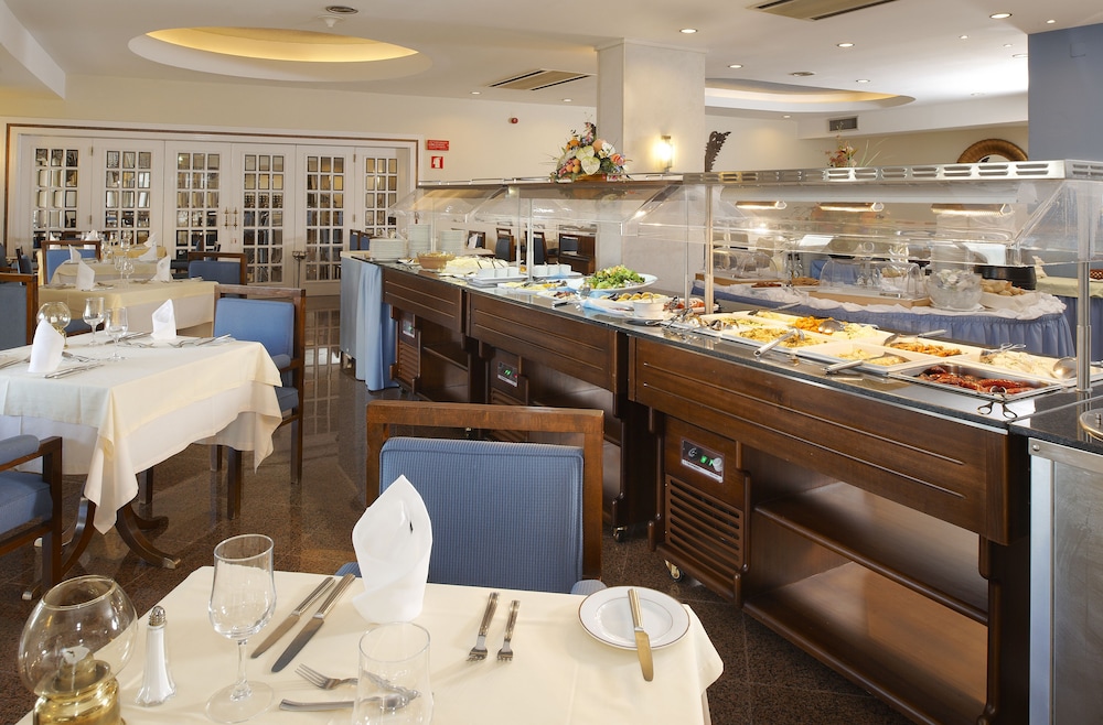Hotel Apartamento Brisa Sol — Restaurant & bars in Albufeira, Faro