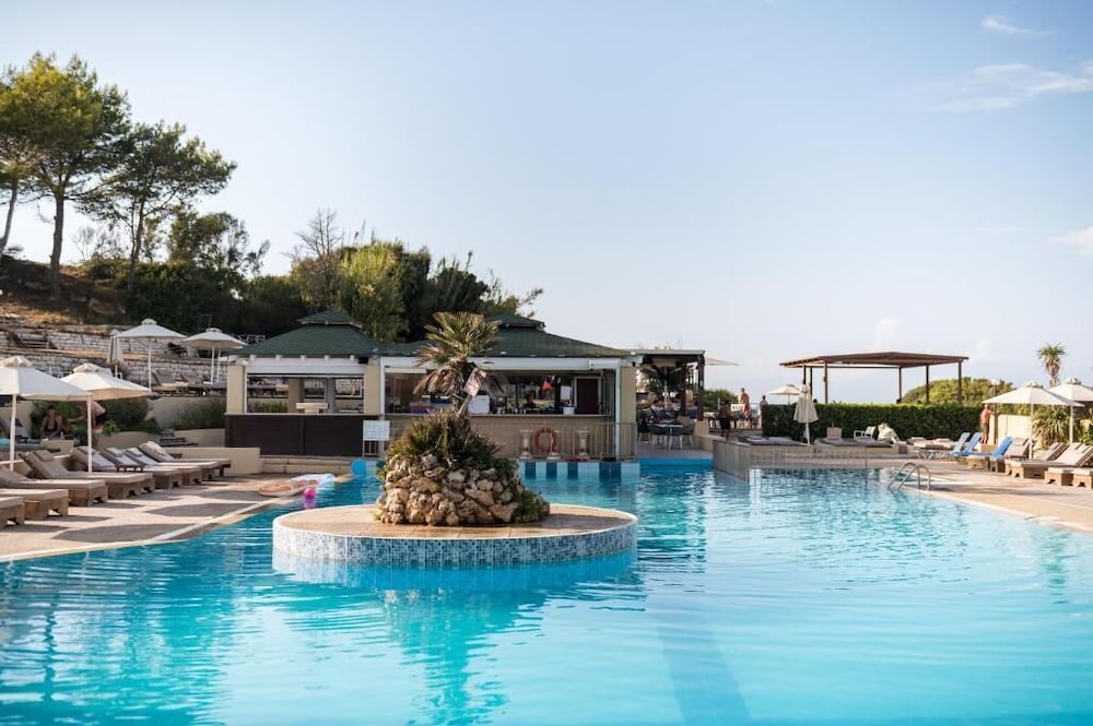 Akron Seascape Resort by Anayia All Inclusive Resorts — Swimming pool in Sidari, Ionian Islands