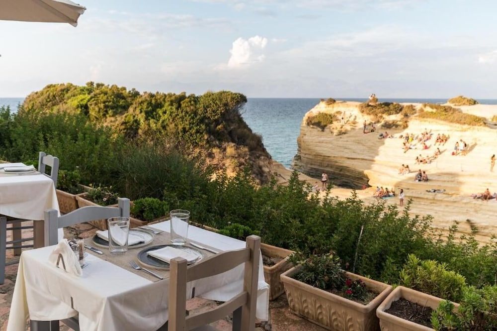 Akron Seascape Resort by Anayia All Inclusive Resorts — Restaurant & bars in Sidari, Ionian Islands