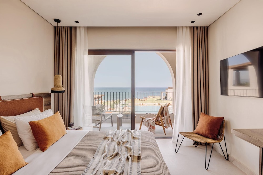 Cabo — Hotel rooms in Lefkimmi (Corfu), Ionian Islands