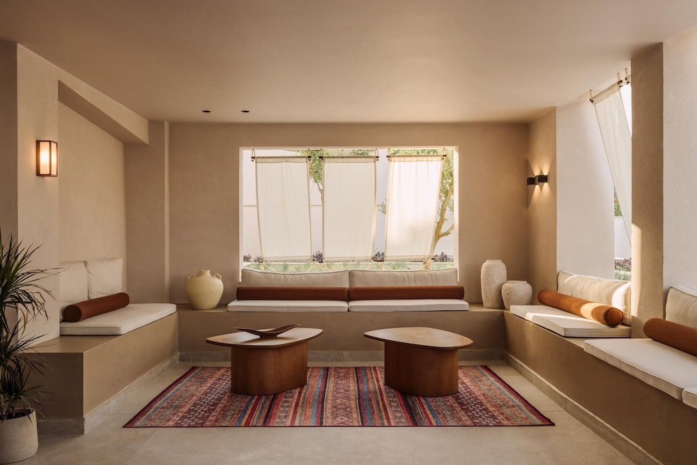 Cabo — Hotel rooms in Lefkimmi (Corfu), Ionian Islands