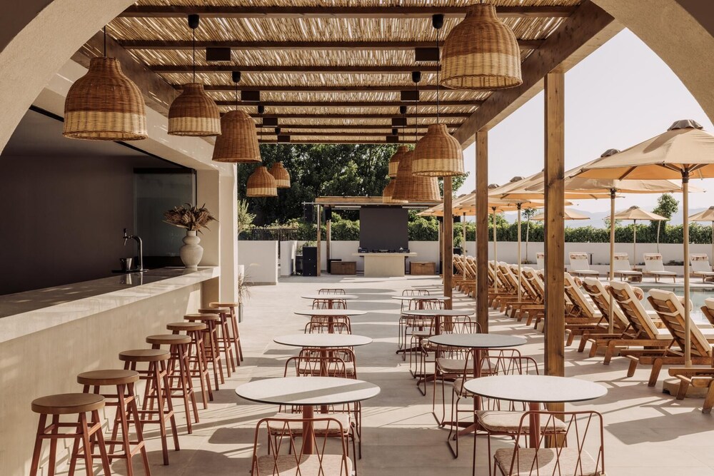 Cabo — Restaurant & bars in Lefkimmi (Corfu), Ionian Islands