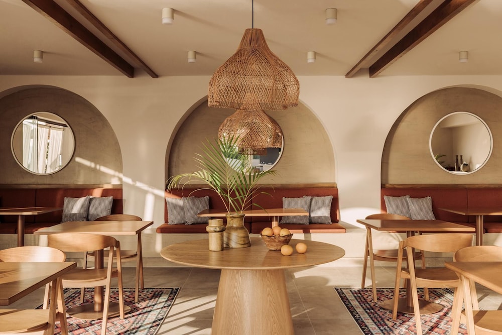 Cabo — Restaurant & bars in Lefkimmi (Corfu), Ionian Islands
