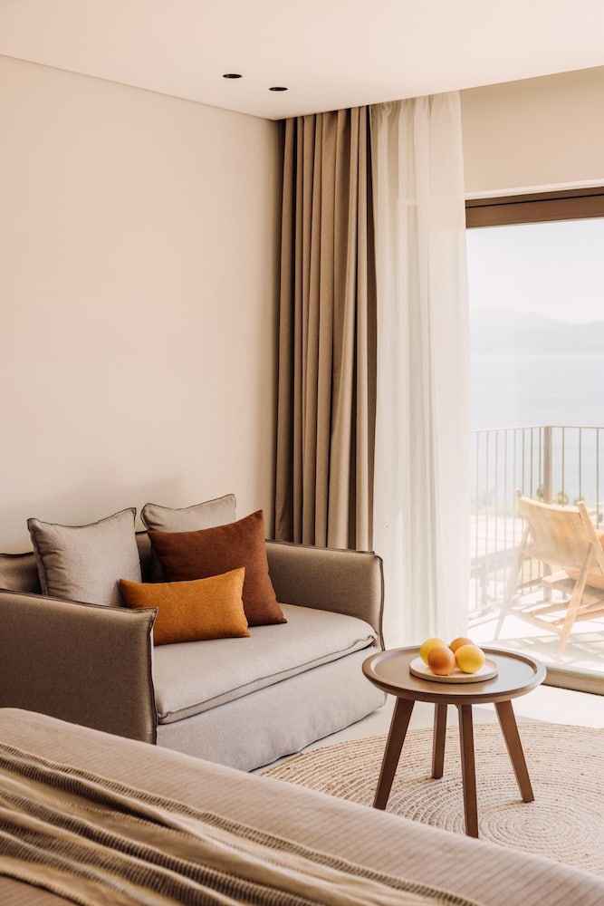 Cabo — Hotel rooms in Lefkimmi (Corfu), Ionian Islands