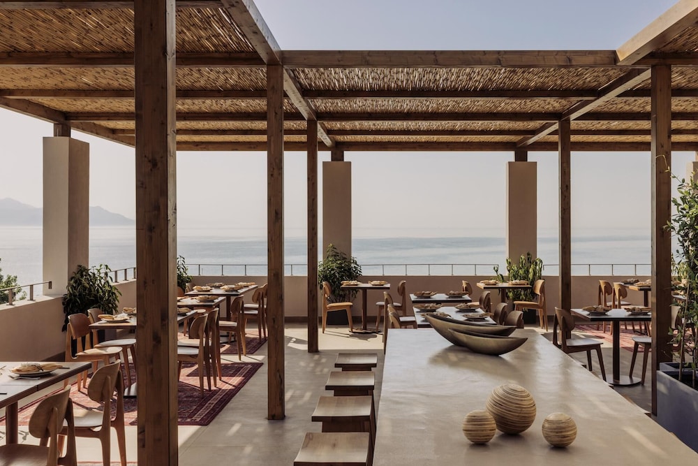 Cabo — Restaurant & bars in Lefkimmi (Corfu), Ionian Islands