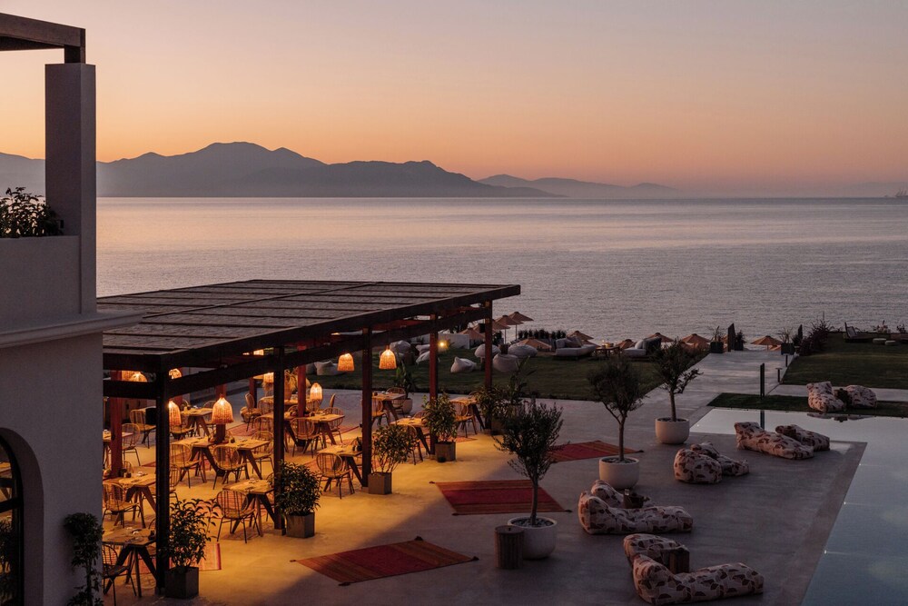 Cabo — Restaurant & bars in Lefkimmi (Corfu), Ionian Islands