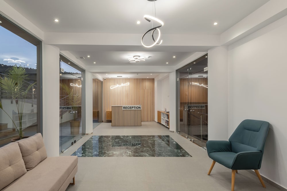 Golden Bee Lifestyle — Hotel building in Stalida