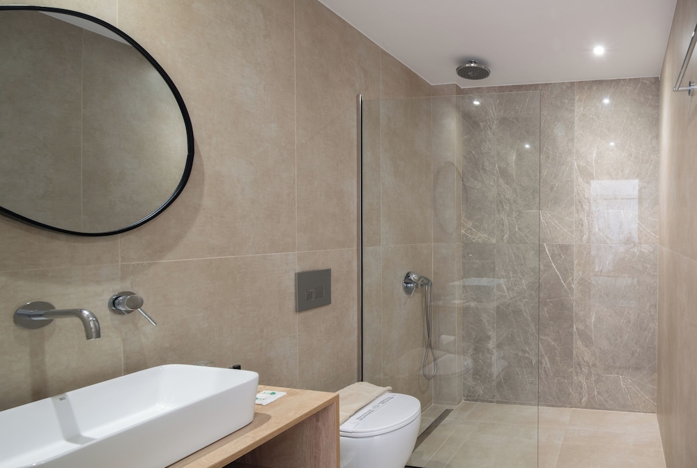 Golden Bee Lifestyle — Hotel rooms in Stalida