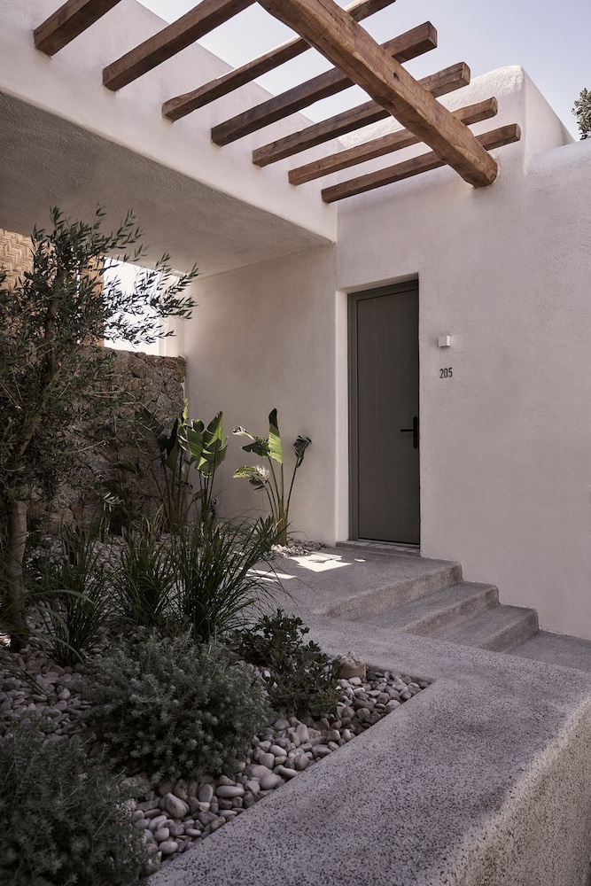 Archipelagos All Suites — Hotel building in Elia, South Aegean