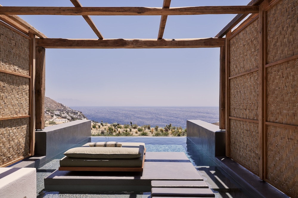 Archipelagos All Suites — Swimming pool in Elia, South Aegean