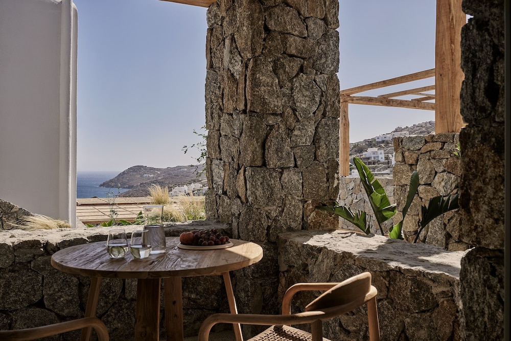 Archipelagos All Suites — Restaurant & bars in Elia, South Aegean