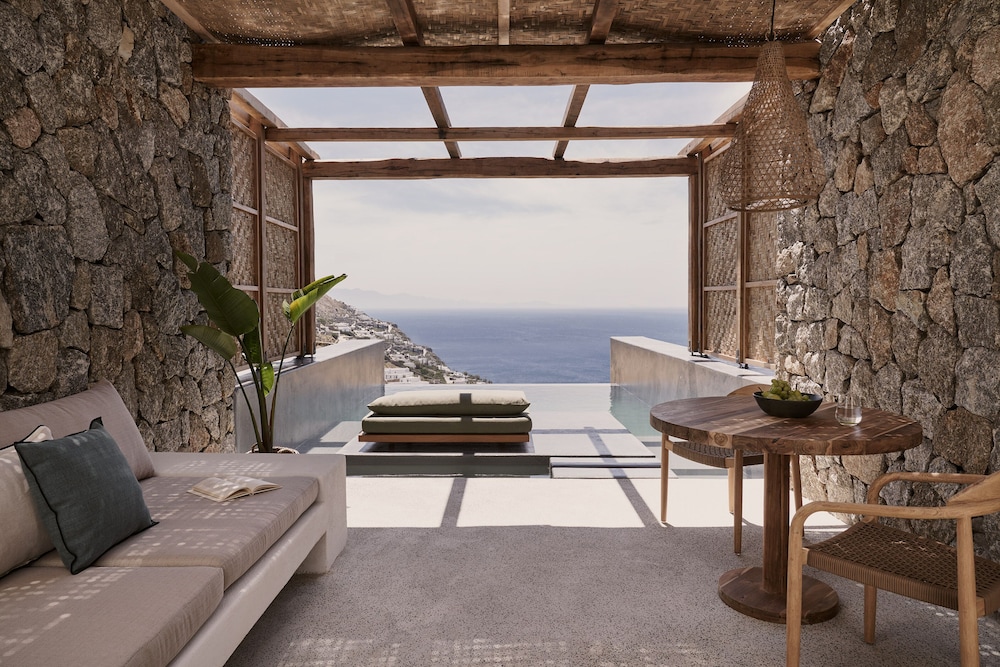 Archipelagos All Suites — Swimming pool in Elia, South Aegean