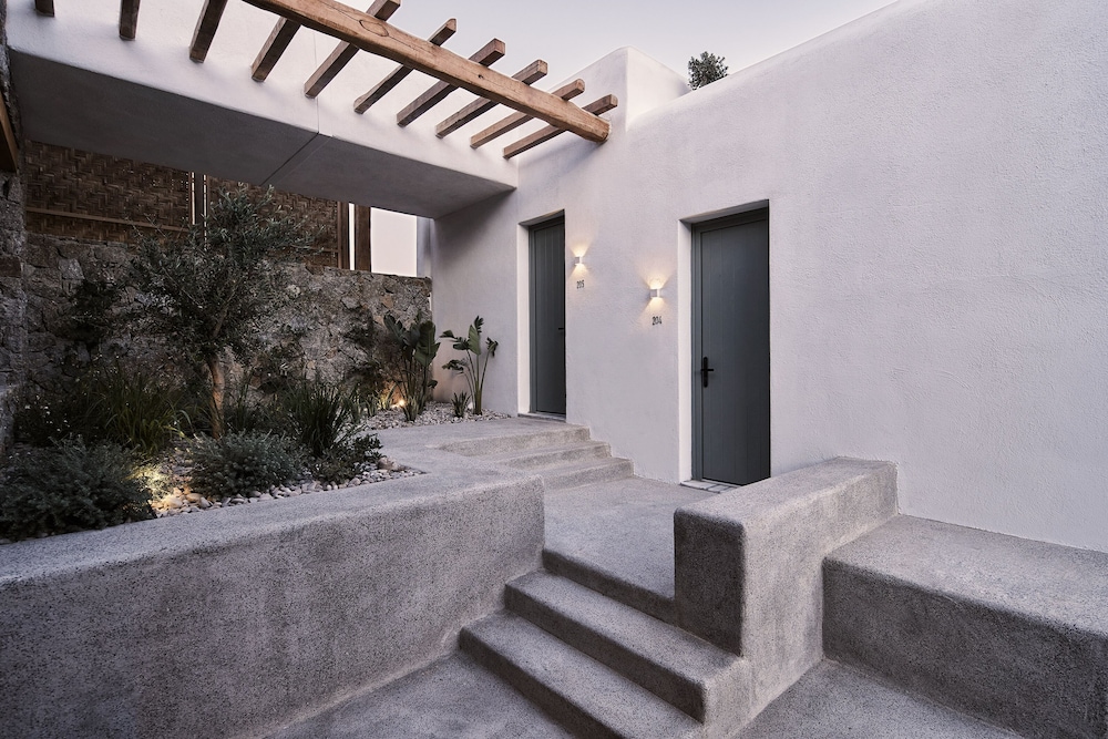 Archipelagos All Suites — Hotel building in Elia, South Aegean