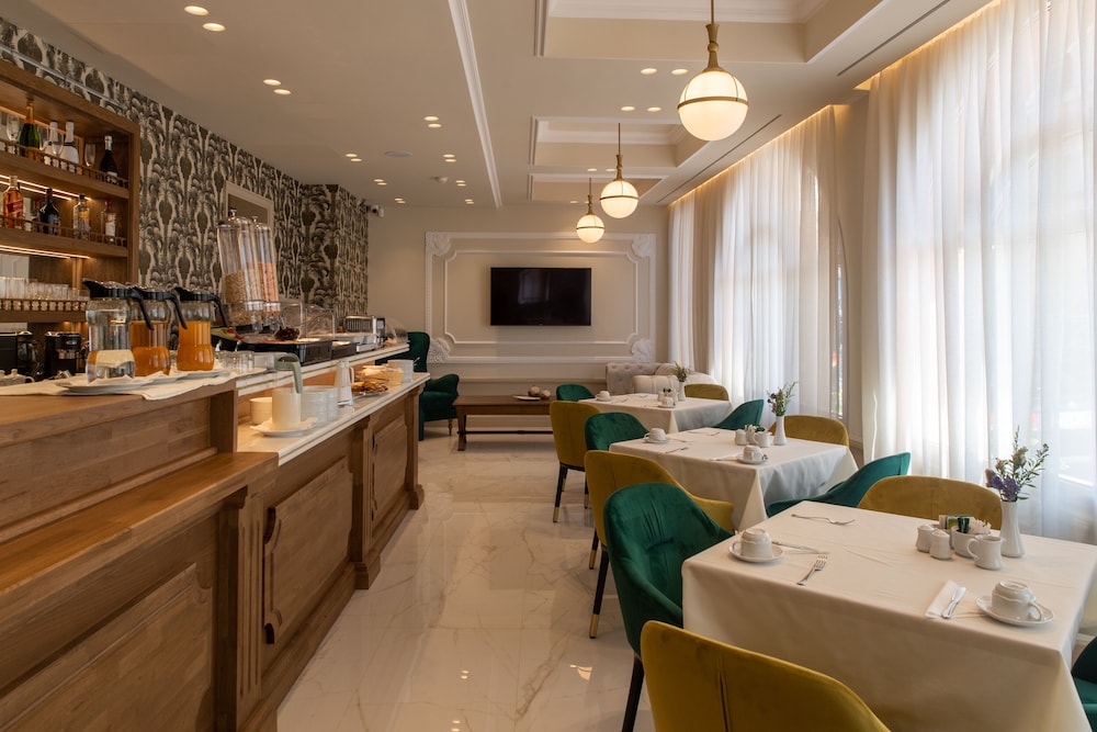Capolavoro Suites — Restaurant & bars in Zante Town, Ionian Islands