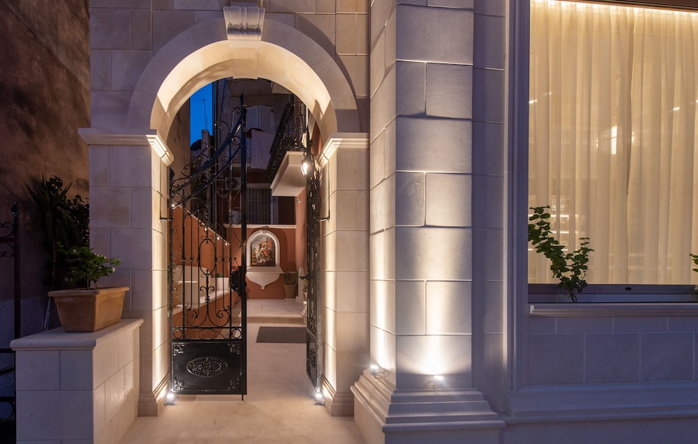 Capolavoro Suites — Hotel building in Zante Town, Ionian Islands