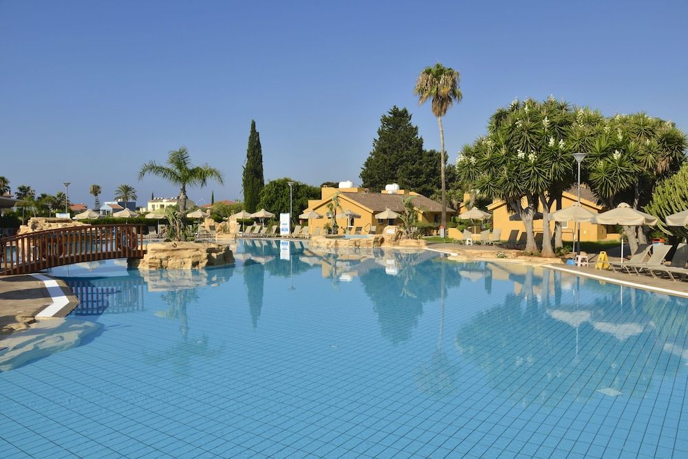 Makronisos Holiday Village