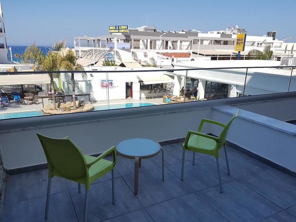 Melini Hotel Suites — Swimming pool in Protaras, Famagusta Region