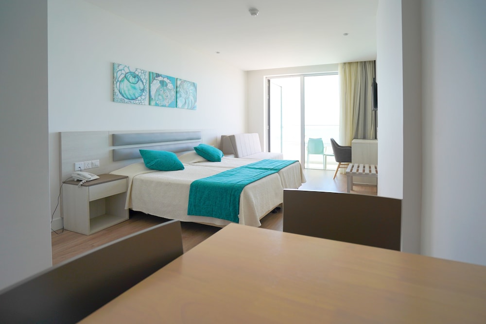 Melini Hotel Suites — Hotel rooms in Protaras, Famagusta Region