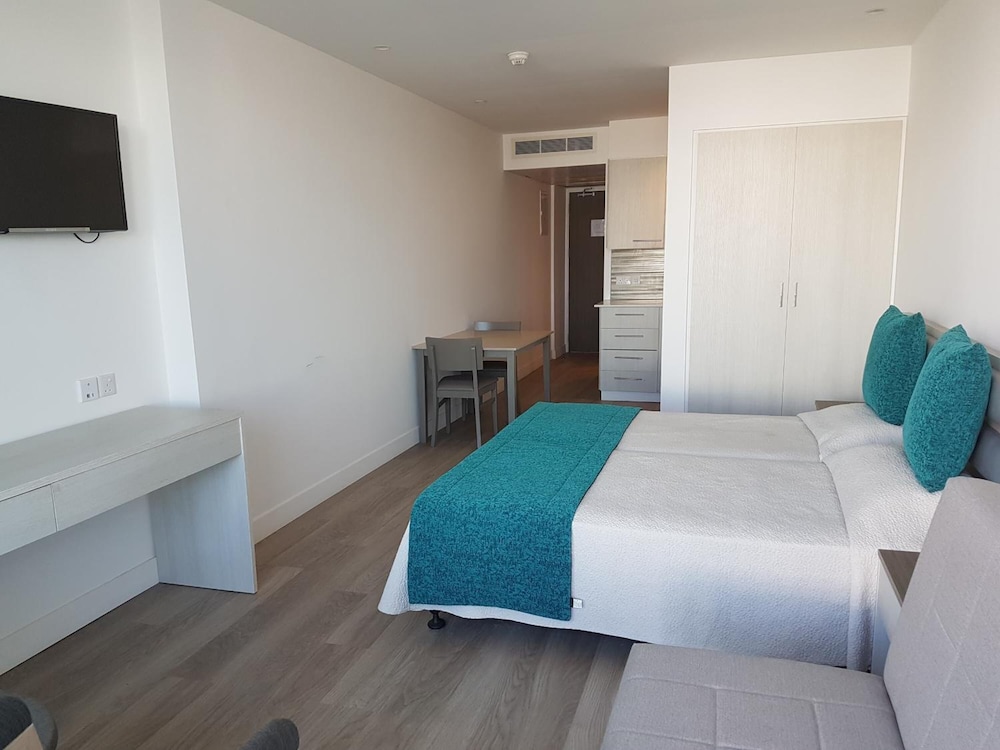 Melini Hotel Suites — Hotel rooms in Protaras, Famagusta Region