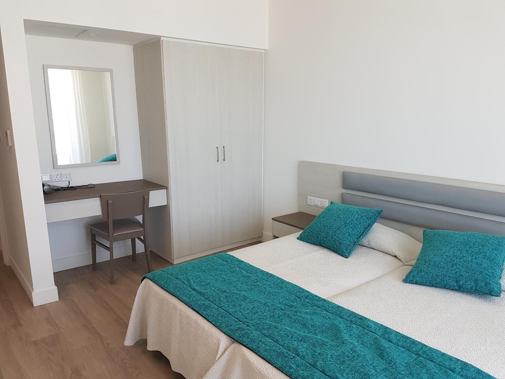 Melini Hotel Suites — Hotel rooms in Protaras, Famagusta Region