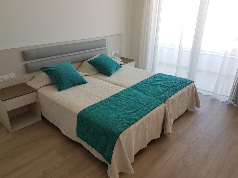 Melini Hotel Suites — Hotel rooms in Protaras, Famagusta Region