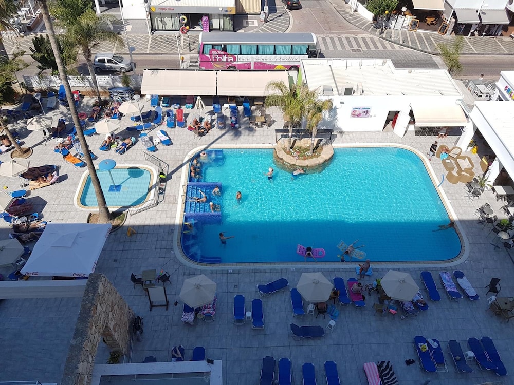 Melini Hotel Suites — Swimming pool in Protaras, Famagusta Region