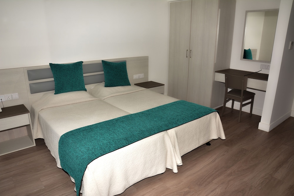 Melini Hotel Suites — Hotel rooms in Protaras, Famagusta Region