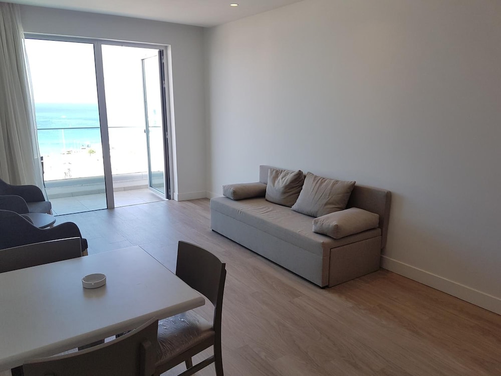 Melini Hotel Suites — Hotel rooms in Protaras, Famagusta Region