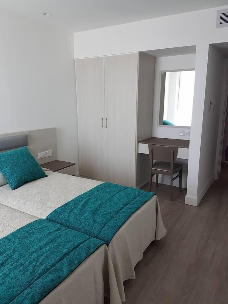 Melini Hotel Suites — Hotel rooms in Protaras, Famagusta Region