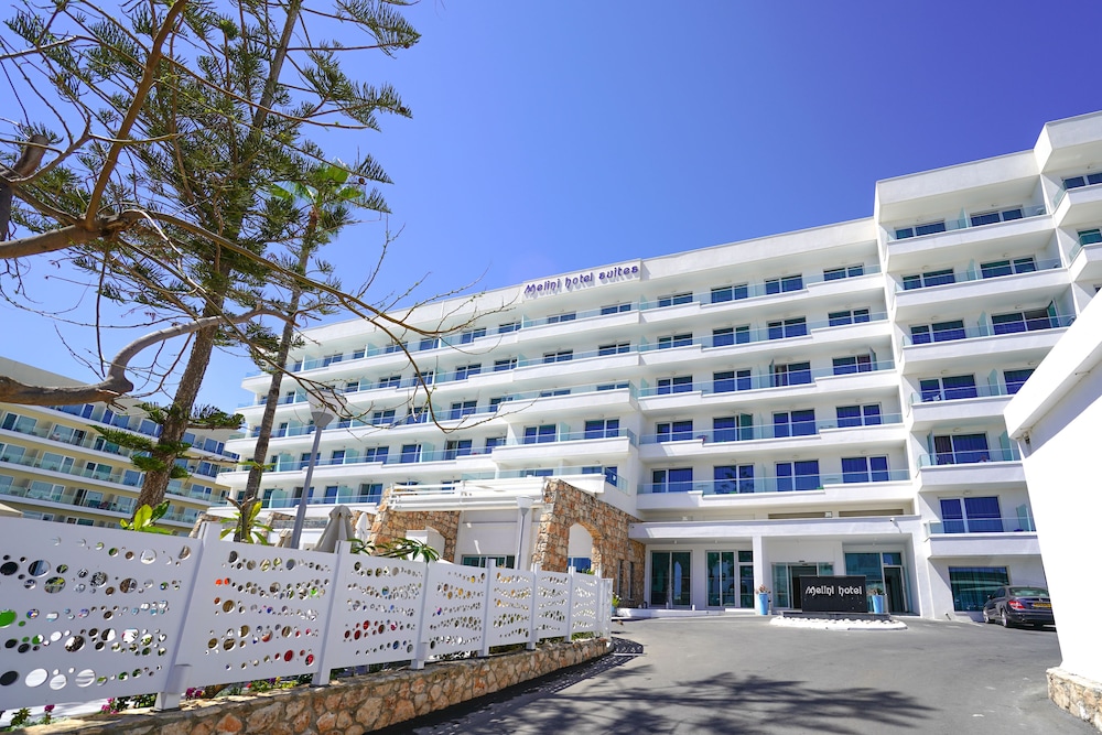 Melini Hotel Suites — Hotel building in Protaras, Famagusta Region
