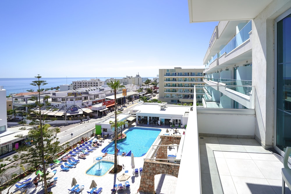 Melini Hotel Suites — Swimming pool in Protaras, Famagusta Region