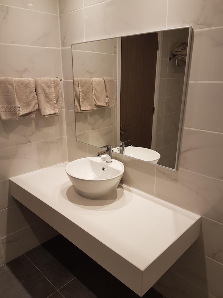 Melini Hotel Suites — Hotel rooms in Protaras, Famagusta Region