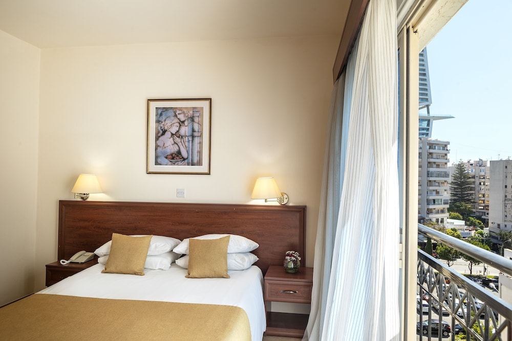 Kapetanios Limassol Hotel — Hotel rooms in Limassol, Limassol Region