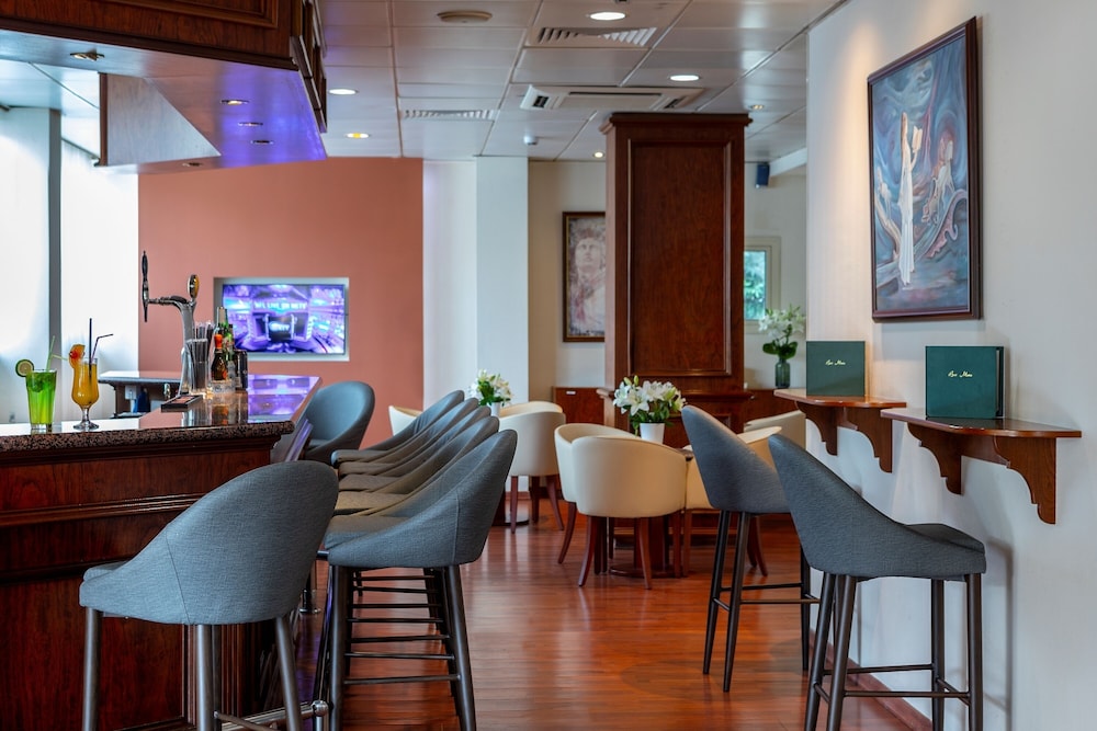 Kapetanios Limassol Hotel — Restaurant & bars in Limassol, Limassol Region