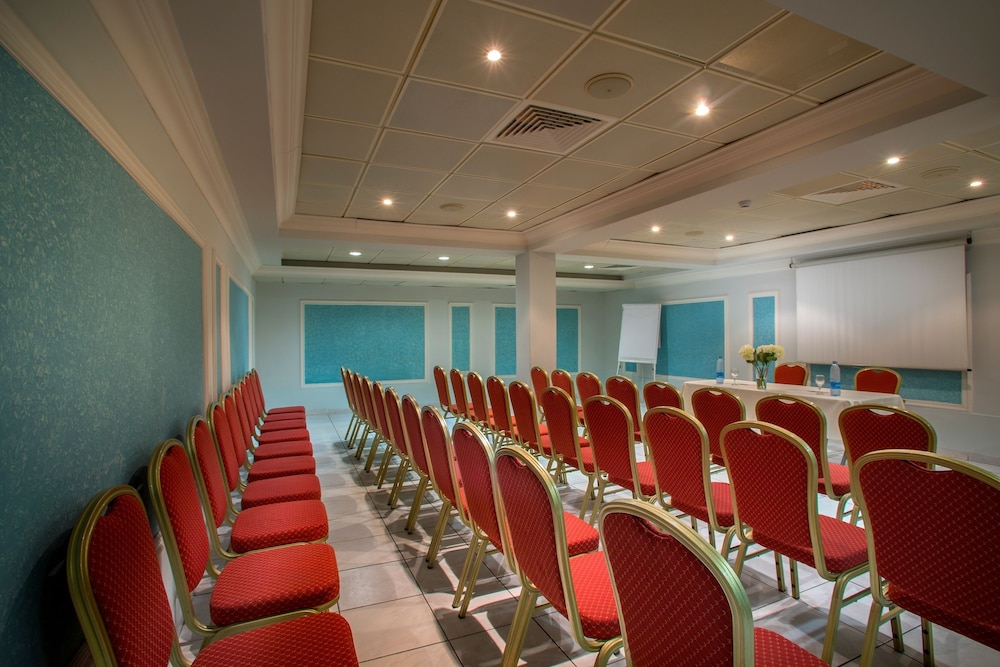 Kapetanios Limassol Hotel — Hotel building in Limassol, Limassol Region